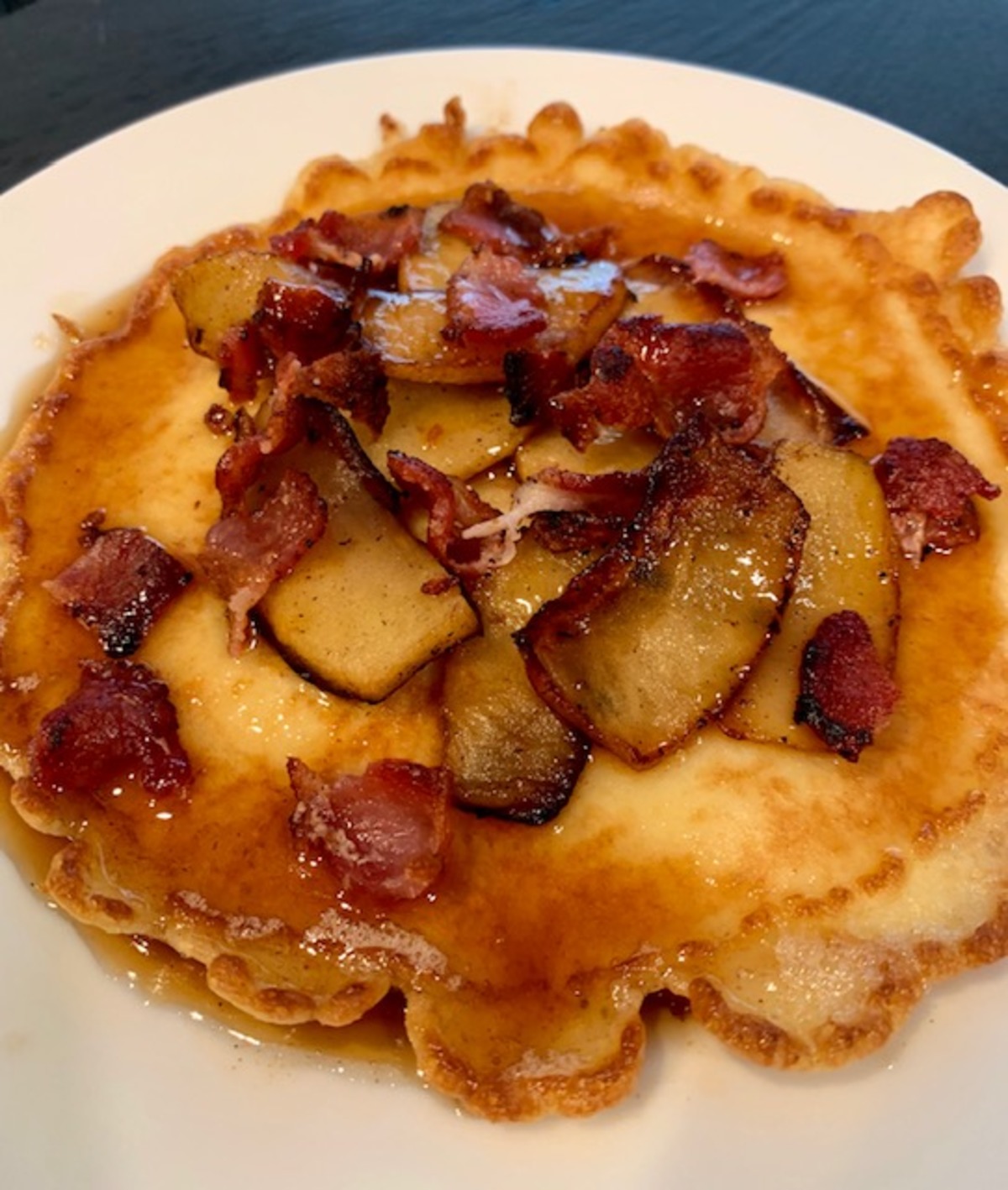 Bacon and Apple Pancakes (Pannekoeken)_image